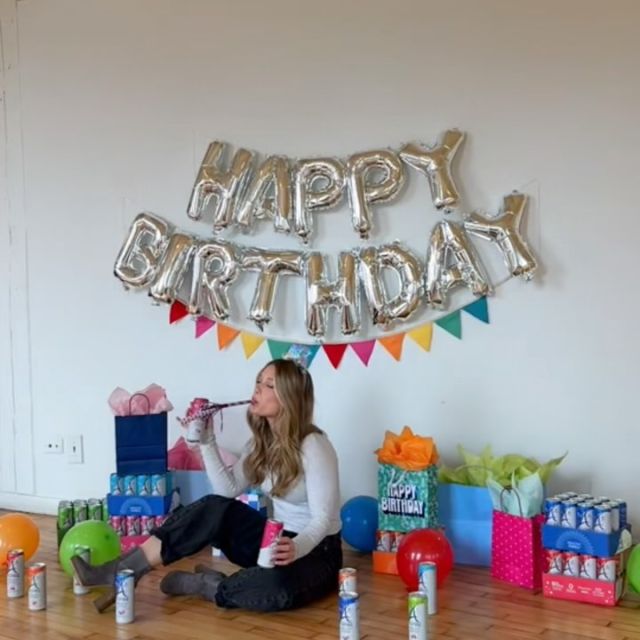 As birthday month comes to a close, we want to thanks everyone who celebrated with us and made it so special!🎂 What an incredible 10 years it’s been. Here’s to the next 10! ✨💚

#EnergyNotAnxiety #AspireHealthyEnergyDrinks #UnextremeEnergy #EnergyDrinks